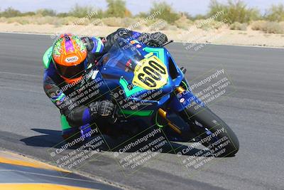 media/Oct-30-2022-CVMA (Sun) [[fb421c3cec]]/Race 11 Amateur Supersport Open/